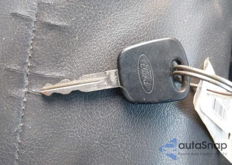 2001 Ford F150 Xl/Xlt z USA, uszkodzony, nr VIN 1FTPF18L61NA68647